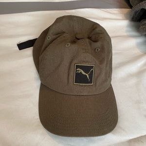 PUMA CAP - OLIVE GREEN •